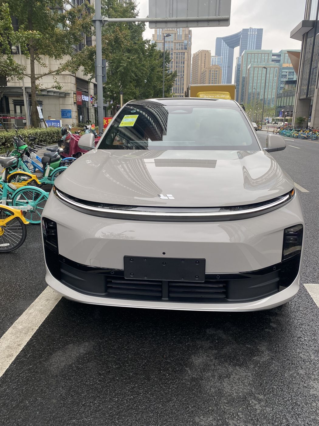 bst3388全球最奢华游戏 MEGA 高压纯电 MPV